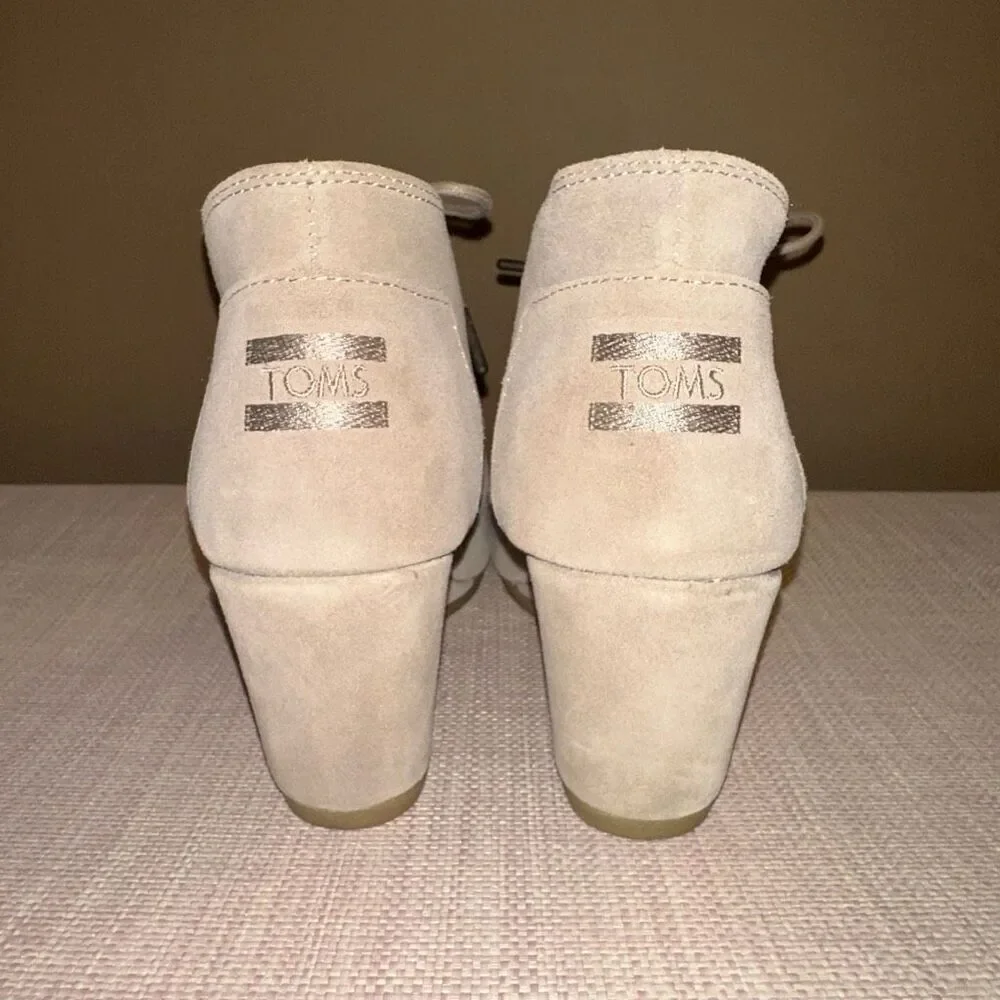 TOMS Womens Desert Shoe Wedge Heel Taupe Suede Size 9.5 EUC
